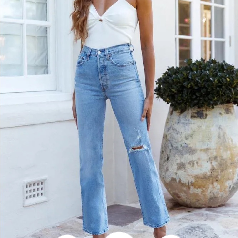 Levi’s Ribcage Straight Ankle size 25